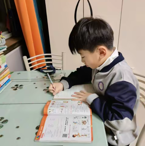 争当新时代好少年——黄粱梦中心校东三家小学优秀学生：李奥亿