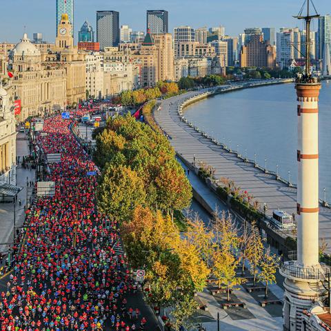 奔跑中国—上海国际马拉松比赛