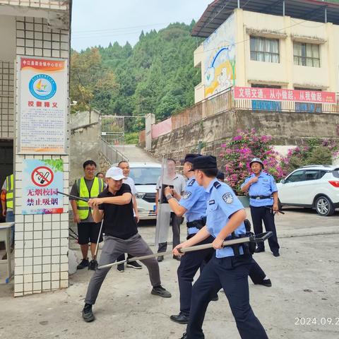 敲响校园安全警钟，筑牢校园安全防线 ——联合中学成功举行安全防暴演练