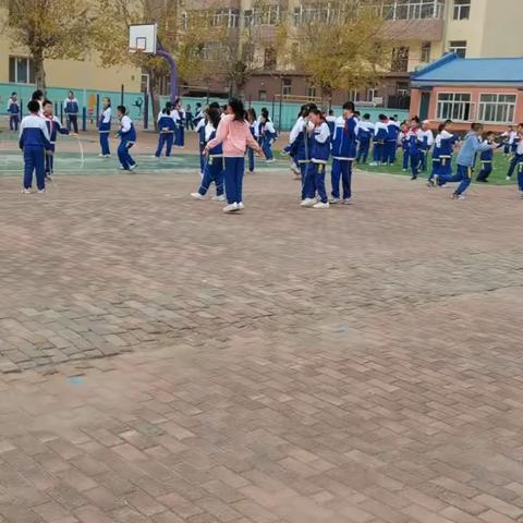 “绳”彩飞扬，跳动童年 第六小学跳绳比赛