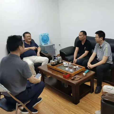 区领导下沉金山工业园区指导台风防御工作