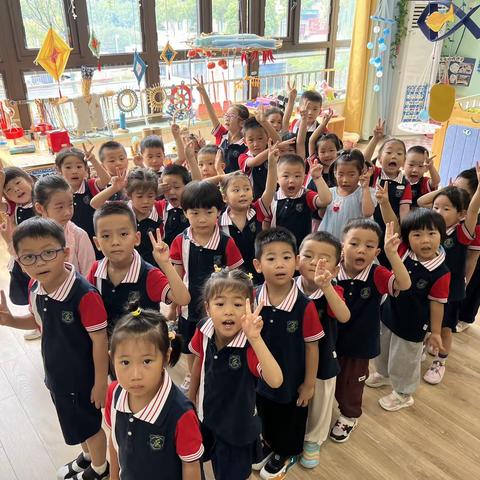 我上中班啦！——实验金穗幼儿园中三班第一主题