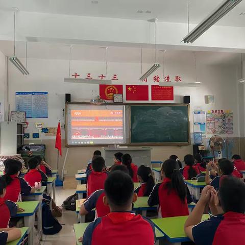 五三中队‖观阅兵仪式，植爱国情怀