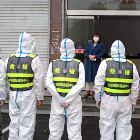 【平邑街道孝德社区】共筑防疫前沿线，志愿消杀进社区
