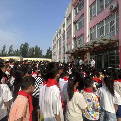 王泊村党总支村委会爱心助力教育  ‍为学校安装空调 ‍守护学子清凉求学路
