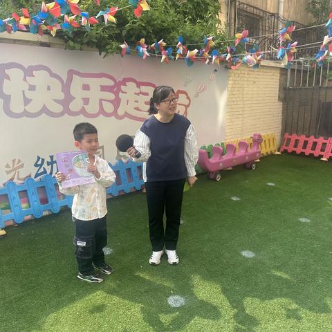 “阅读，阅享，阅快乐”———伊顿阳光幼儿园读书月主题活动