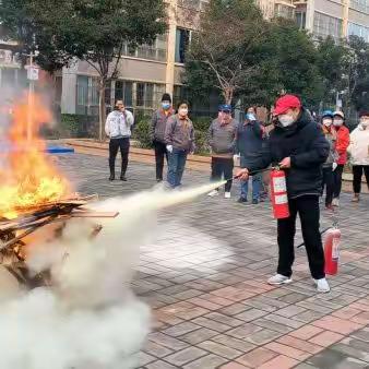 【大明宫街道鼎新社区】成功开展“消防宣传进万家 平安连着你我他“消防演练活动