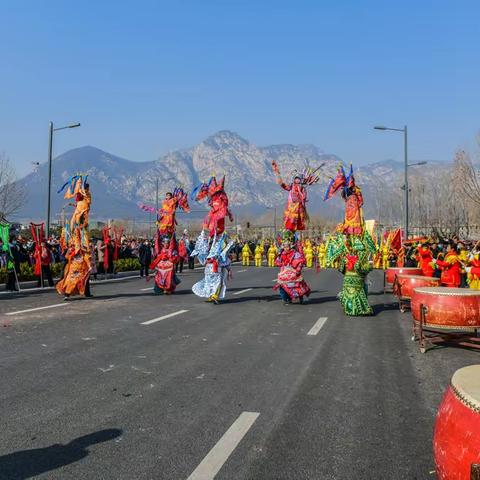 杨岭村闹阁乐翻天