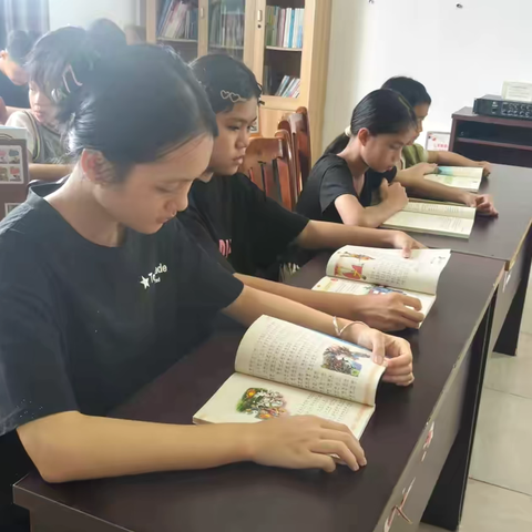 重合村委会点亮童心：农家书屋第三季度阅读活动暖人心