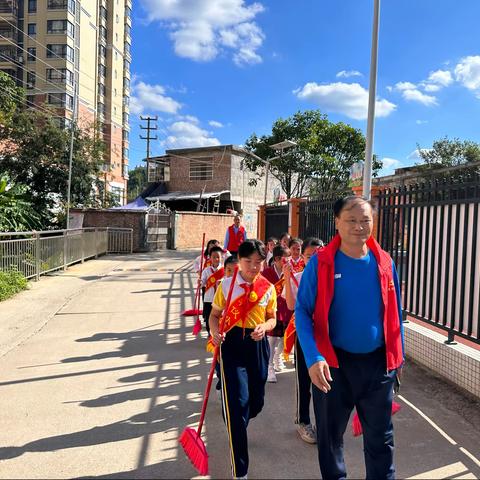 九九重阳节浓浓敬老情——幸福街道怀高小学重阳节社区慰问活动