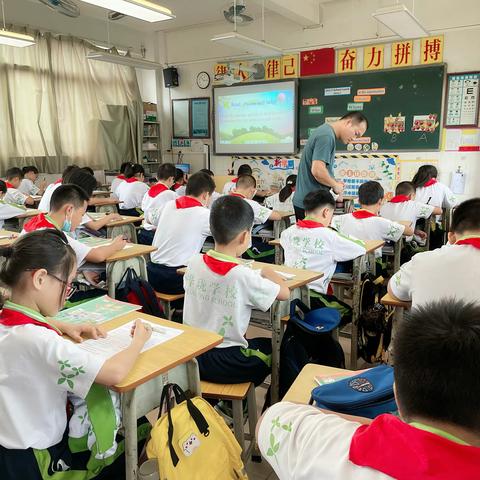 展风采 促成长 ---桦珑学校公开课活动