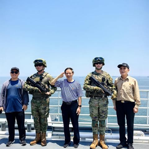 银发映海蓝，初心永向党——省退役军人服务中心组织军休干部参观海南舰