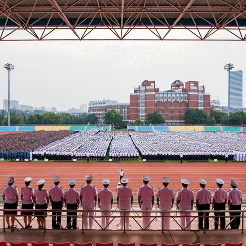 国旗飘飘，伴我成长——百色市右江区爱新小学第十二周工作小结