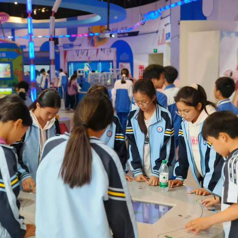 走进科技殿堂 播撒创新种子——甘棠镇中心学校“智启未来”广西大学与科技馆主题研学之旅