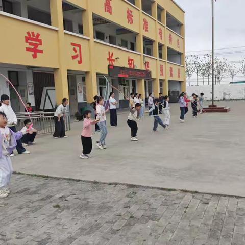许昌市建安区椹涧乡邓辛庄小学2026年春季运动会纪实报道