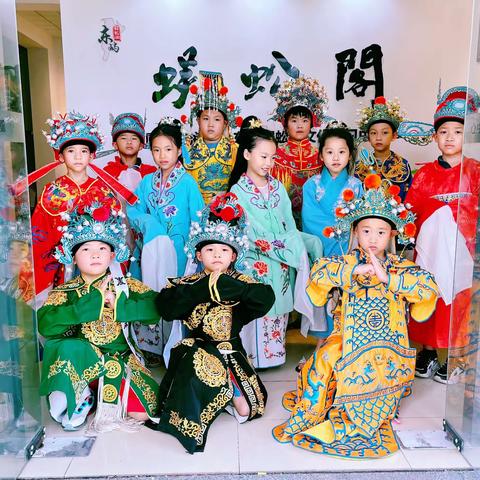 “赓续历史文化，弘扬非遗之美” 外附海沧钟山校区二年级九班“旋风小子”生活导师小组的非遗研学之旅第一站——蜈蚣阁