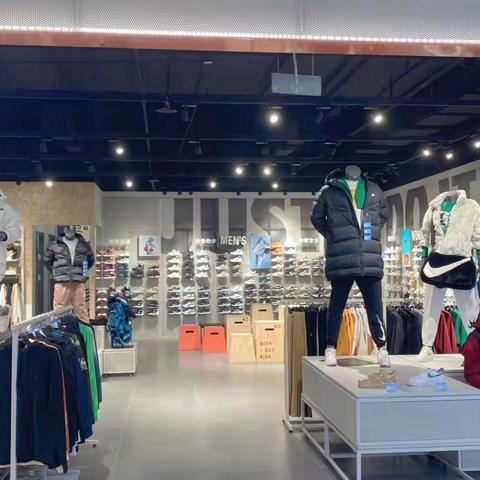 【肥城市信业商厦东城店】一楼运动休闲品牌   I   冬季必买好物，超值棉羽为你撑腰！