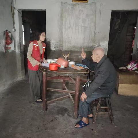 情暖桑榆，关爱同行——横山镇民政社工暖心慰问80岁以上空巢独居老人