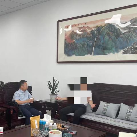 花溪支行开展“走进校园，服务师生”活动