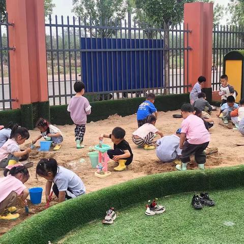 乐享童趣，“游”你做主。——阳谷县博济桥街道金水湖幼儿园自主游戏户外活动