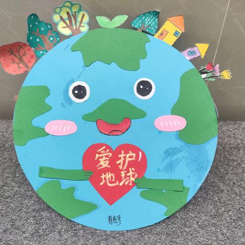 变废为宝 爱护地球 ——新湖中心幼儿园小班亲子环保制作展