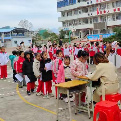 评价促成长·智慧大闯关——连州镇西城小学一二年级无纸笔评价活动纪实