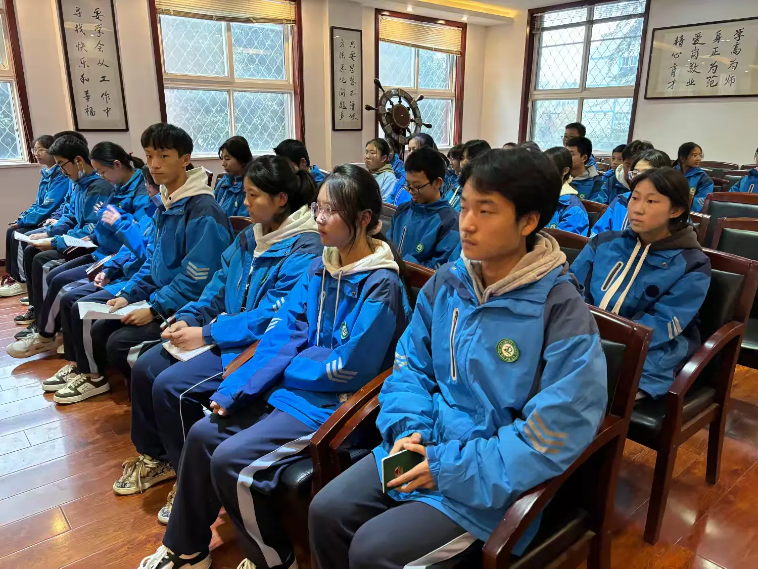简篇-【高新教育】西安市第十四中学顺利举行新团员入团宣誓仪式