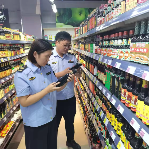 守护“中秋味道”—海港市场监管分局开展月饼市场专项检查