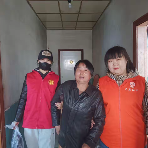 社工公益理发活动：为困难群体送去关爱