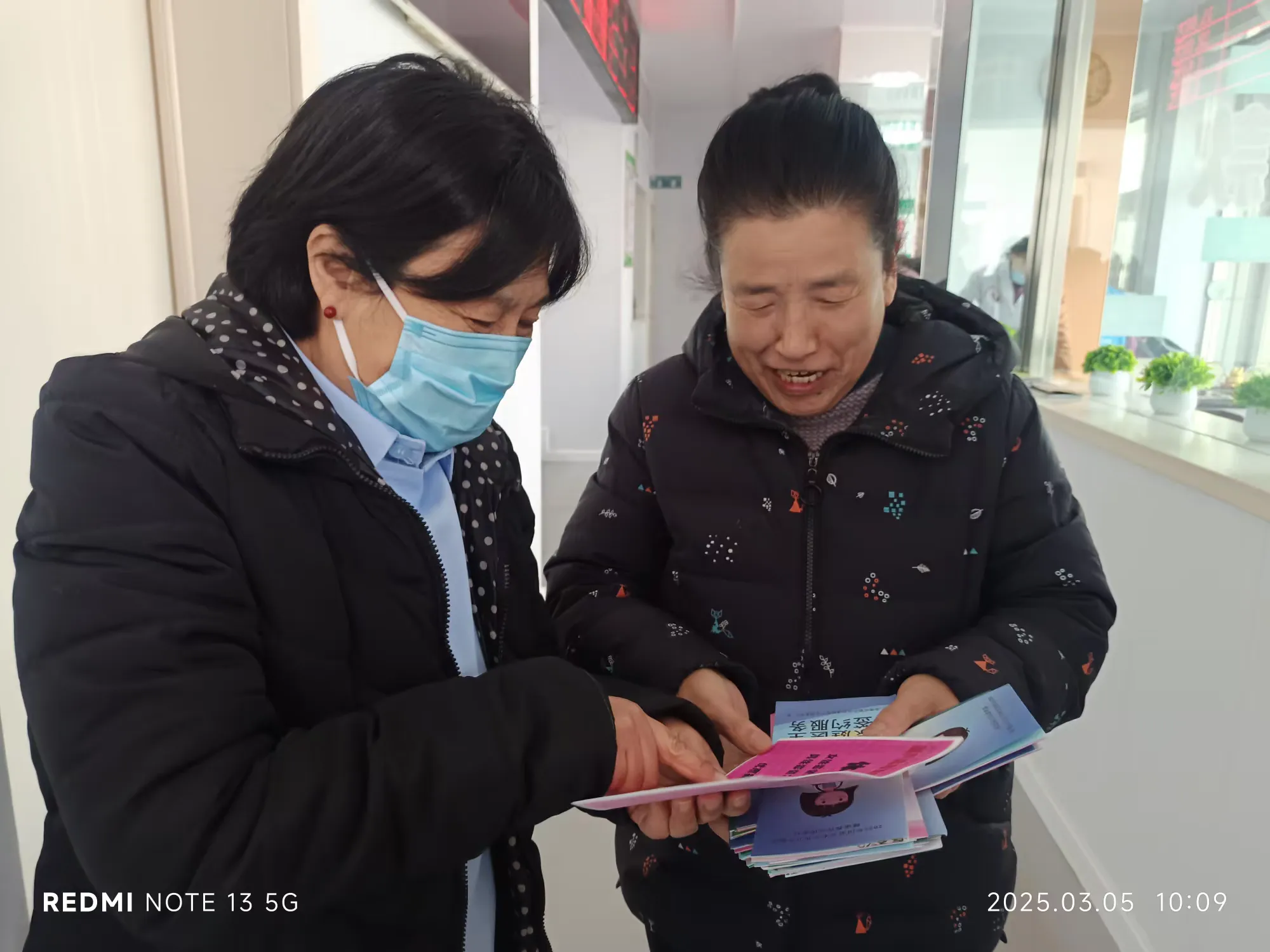 简篇-葫芦岛市第四人民医院开展“学雷锋”义诊活动 新任院长周振强、副院长陈岩 亲自带队