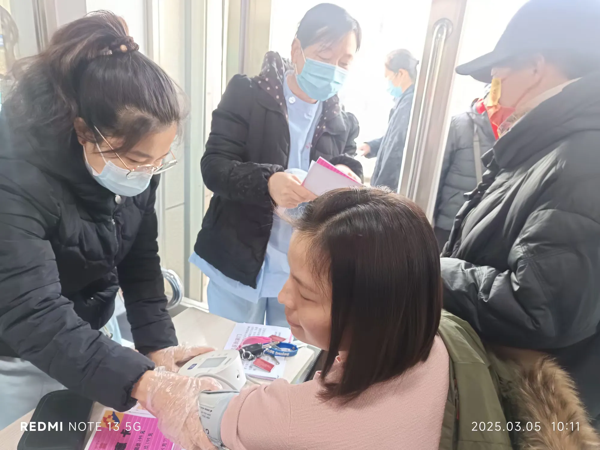 简篇-葫芦岛市第四人民医院开展“学雷锋”义诊活动 新任院长周振强、副院长陈岩 亲自带队