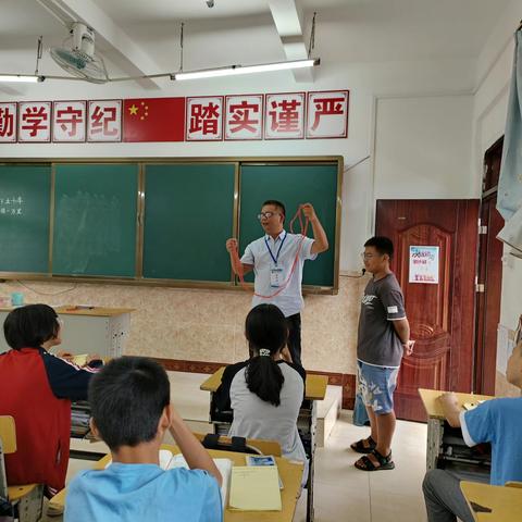 教与研携手，学与思并进——洛阳镇小学中年级语文教研活动