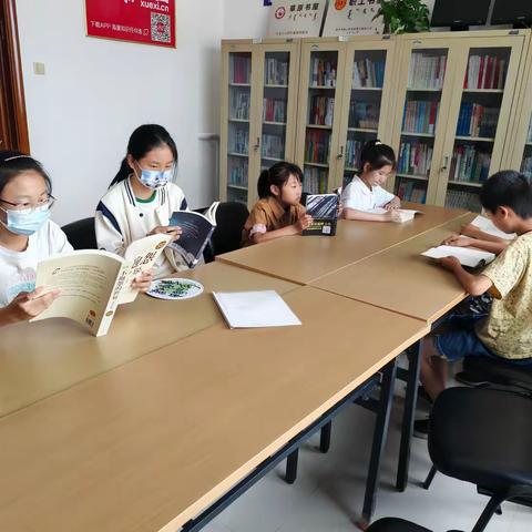 满洲里市新开河镇新时代文明实践所开展“以书会友 不负芳华”青少年暑期读书会