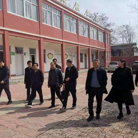 东明县纪检委和县教体局到武胜桥镇中心小学督导安全工作