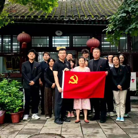 禄米仓党支部联合综管党支部践行八项规定精神 走进社区服务群众