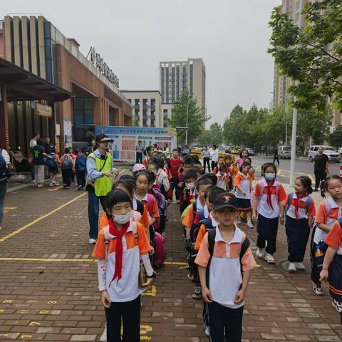 让激情迸发,为生命喝彩——记周南学士实验学校二年级研学活动