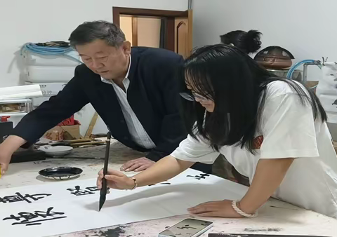 以笔墨为舟，渡人生迷茫，承文脉薪火