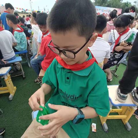 花开新时代     童心永向党