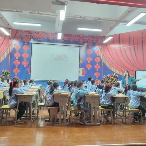 教学聚力绽光彩，研讨提升溢芬芳--曾丽丽名师工作室教学研讨活动