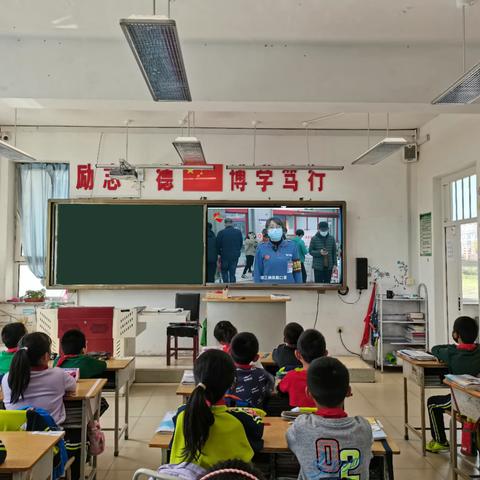 小口罩带动大口罩 要“罩”顾好自己——海林市红海林学校关于师生家长规范佩戴口罩的倡议活动