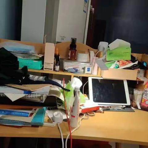 书桌大比拼——晒晒我的学习小天地