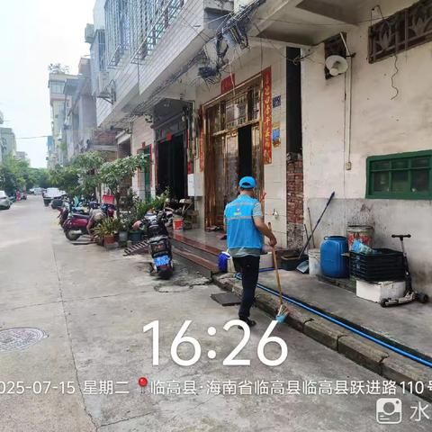 临高县民政局开展以“巩固卫生成果，清除病媒孳生地，预防登革热”活动。