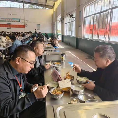 线上线下  师生协力攻坚克难     冷风萧瑟  领导慰问情暖校园