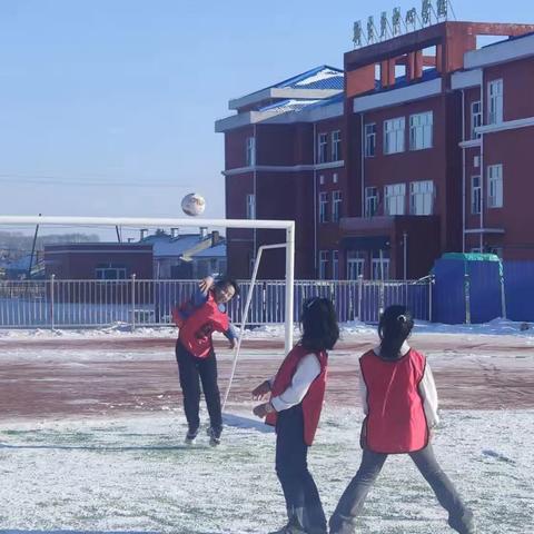 五色教育研学实践：新生乡中心学校冬季雪地足球活动