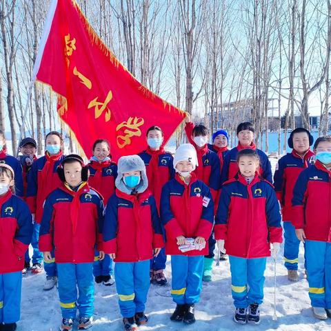 学习雷锋精神，传承红色基因，争做新时代好队员——饶河县第一小学学雷锋活动。