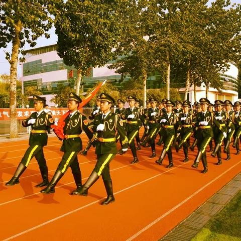 扬帆立潮头，奋楫启新程——邹城市实验中学2023年开学典礼暨教师节庆祝表彰大会隆重召开