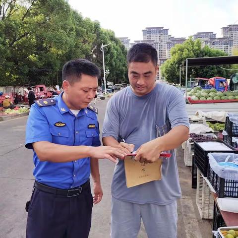 【东乡城管】为校园周边、夜市筑牢“防火墙”