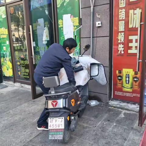 【东乡城管】整治“飞线充电”， 筑牢安全防线