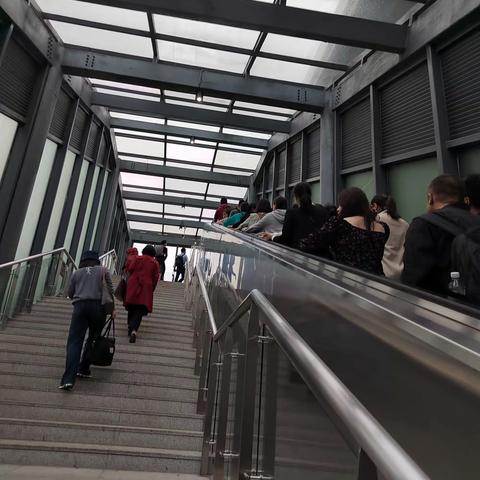 烟花四月下江南