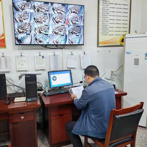 高二宏志级部升旗仪式